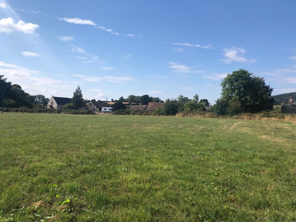 Dean, Nr Shepton Mallet, BA4 4 bed property with land £300,000