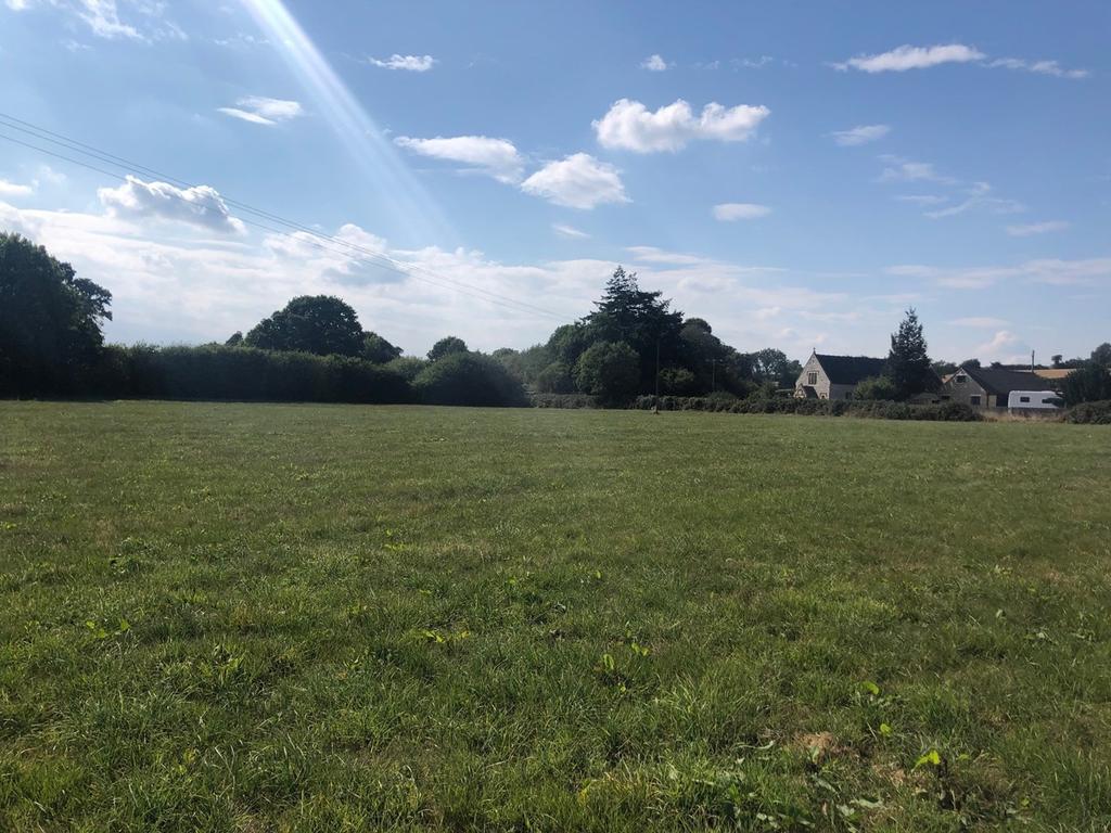 Dean, Nr Shepton Mallet, BA4 4 bed property with land £300,000
