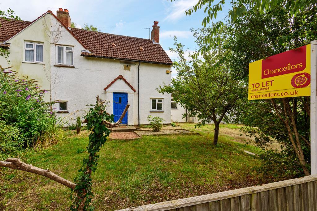 Churchill Place, Wolvercote, OX2 3 bed semidetached house £1,500 pcm