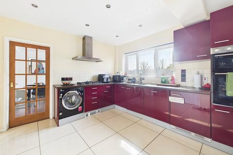 113 Barnwood Avenue, Gloucester, GL4 3AG