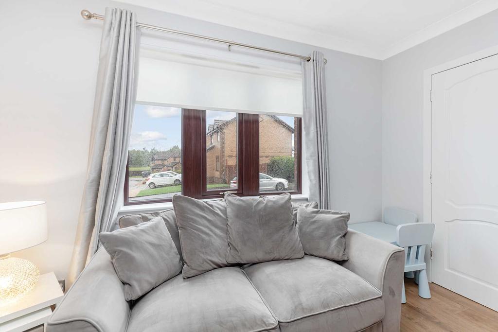 Ayr Drive, Airdrie 3 bed semidetached house £180,000