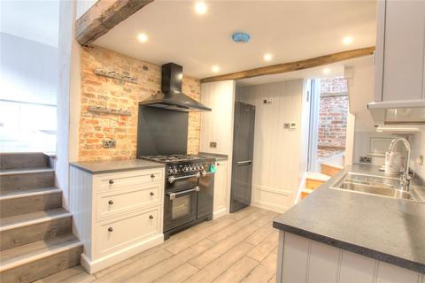 4 bedroom terraced house to rent - Berkhamsted Place, Castle Hill, Berkhamsted