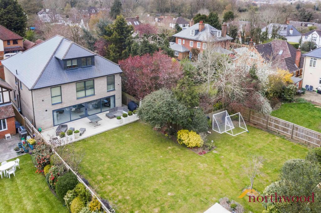 New House Park, St Albans, AL1 6 bed detached house £7,000 pcm (£1,615 pw)