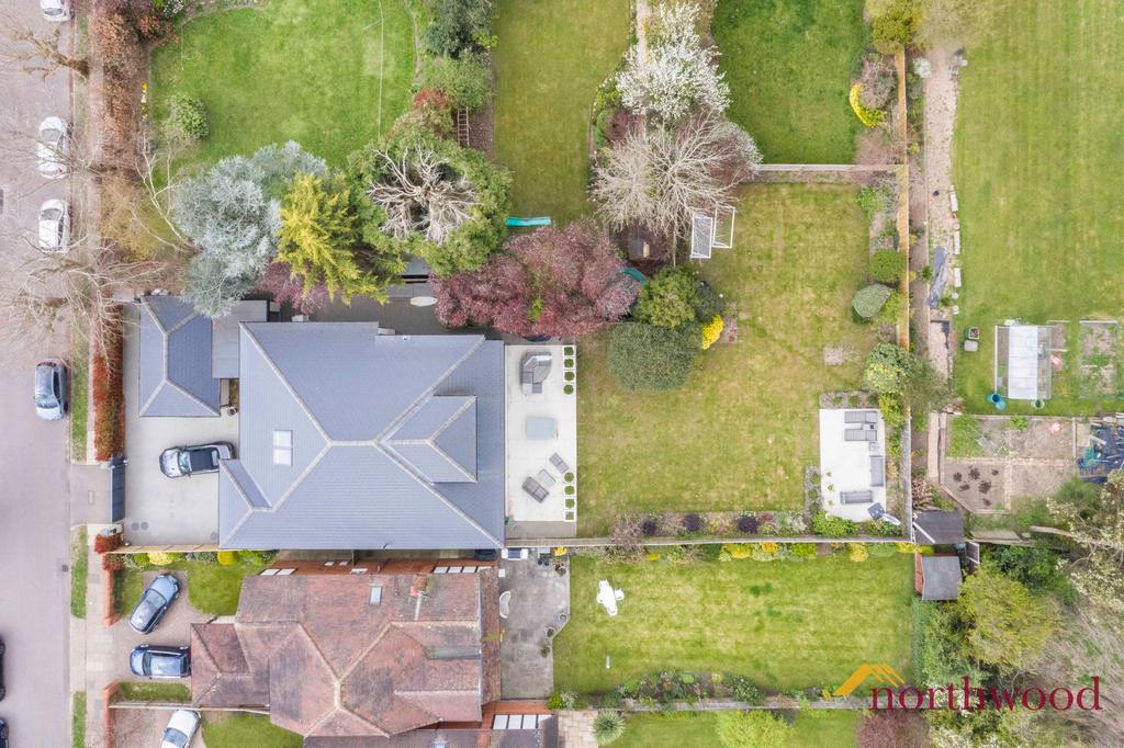 New House Park, St Albans, AL1 6 bed detached house £7,000 pcm (£1,615 pw)