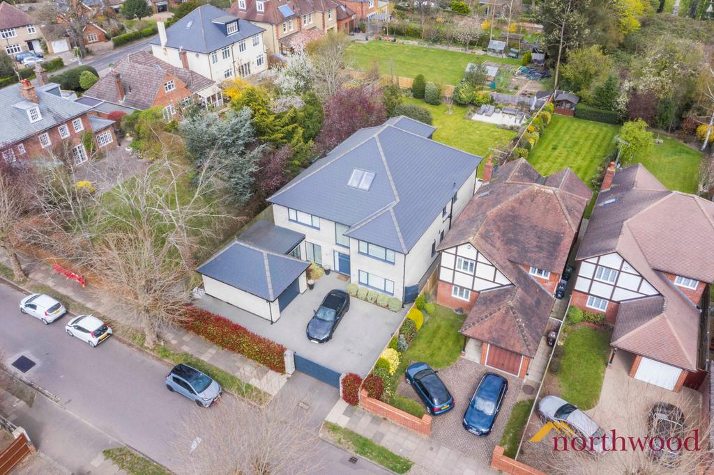 New House Park, St Albans, AL1 6 bed detached house £7,000 pcm (£1,615 pw)