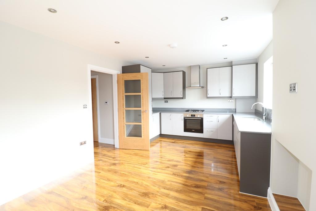 Southbourne Gardens, Ruislip HA4 2 bed apartment £1,700 pcm (£392 pw)