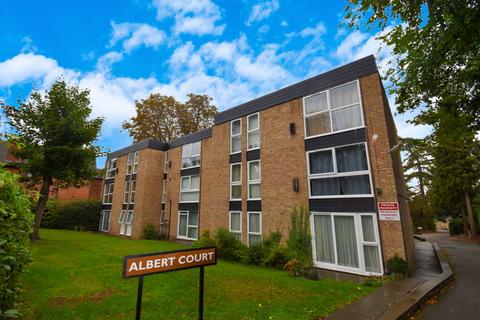 3 bedroom flat for sale, Albert Court, Stoneygate Road, Leicester