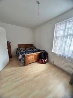 2 bedroom flat for sale - Stratheden Parade, London, SE3