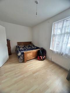 2 bedroom flat for sale, Stratheden Parade, London, SE3