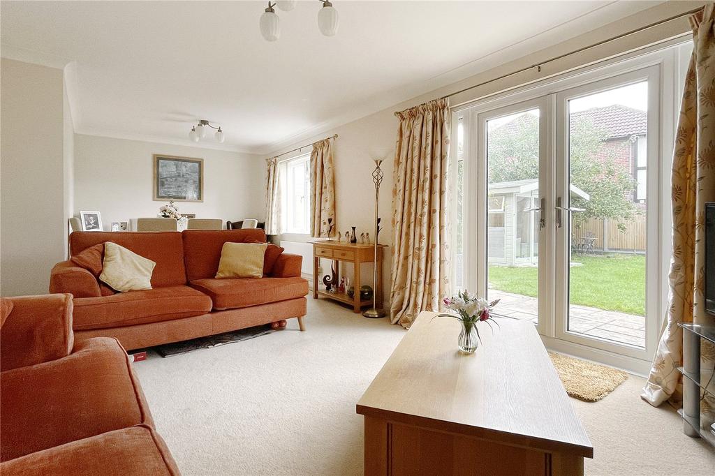 hamilton-drive-rustington-4-bed-detached-house-485-000