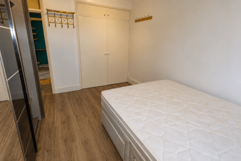 3 bedroom flat to rent, Northolt, UB5 5PX