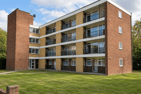 3 bedroom flat to rent, Northolt, UB5 5PX
