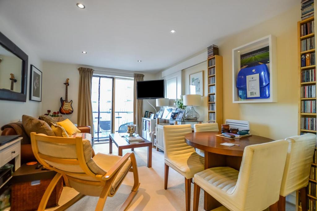 Reed House, Durnsford Road... 1 bed flat £300,000