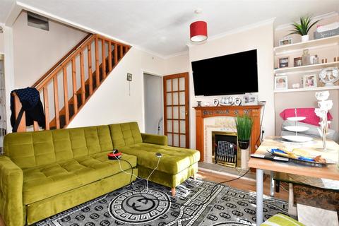 16 Clarendon Place, Dover, CT17 9QB