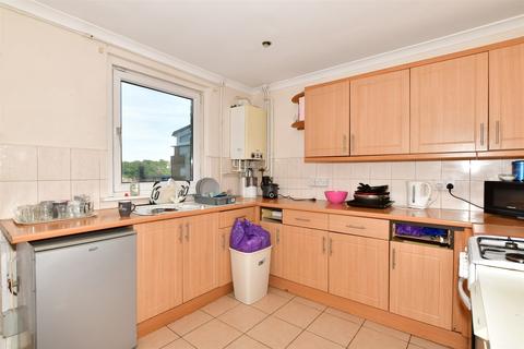 16 Clarendon Place, Dover, CT17 9QB
