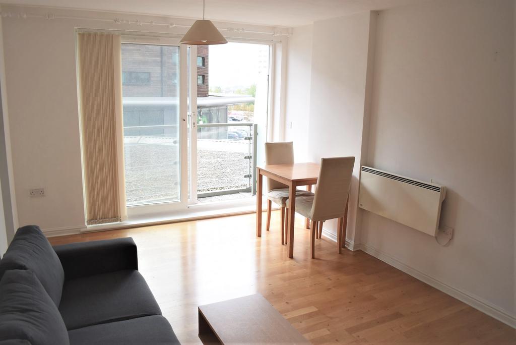 Hamlyn, Feltham, Middlesex, TW13 1 bed flat £1,150 pcm (£265 pw)