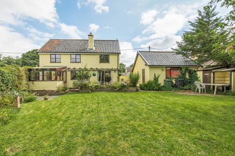 4 bedroom detached house for sale, School Road, Bradenham