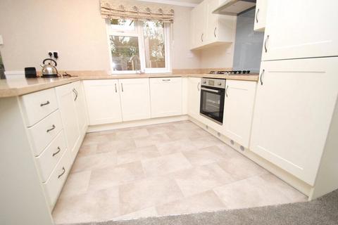 1 bedroom bungalow for sale - The Retreat, St. Marys Lane, North Ockendon, Upminster, RM14