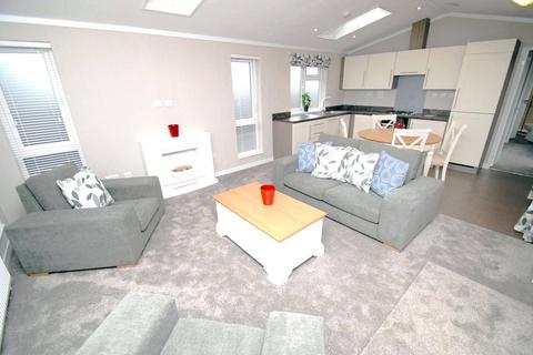 1 bedroom bungalow for sale, The Retreat, St. Marys Lane, North Ockendon, Upminster, RM14