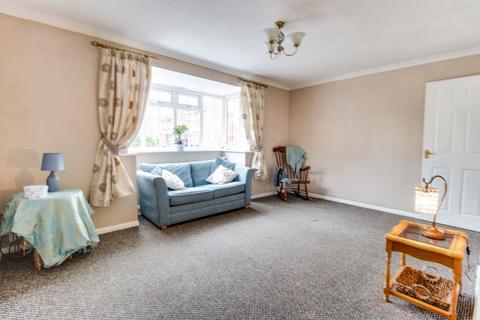 16 Baron Close, Stratton, Swindon, SN3 4XQ