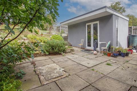 15 Guys Close, Warwick, CV34 5JH
