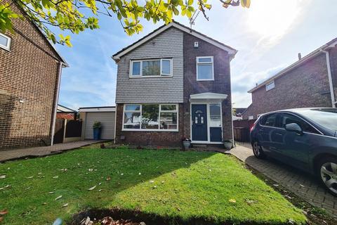 3 bedroom detached house for sale - Chelmer Grove, Heywood, OL10 4RX