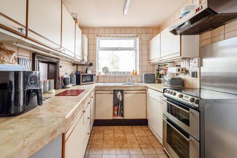 3 bedroom semi-detached house for sale - Somerset Close, New Malden, KT3