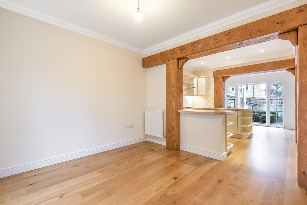 St. Martins Lane Beckenham BR3 3 bed house £2,600 pcm (£600 pw)