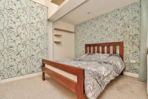 2 bedroom ground floor flat for sale - Elphinstone Road, Southsea