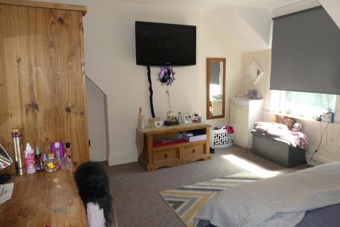 3 bedroom flat for sale - Llewellyn Road, Colwyn Bay, Conwy, LL29 7AS