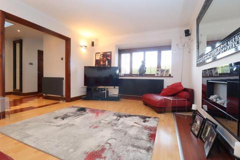 20 Bradgers Hill Road, Luton, LU2 7EL