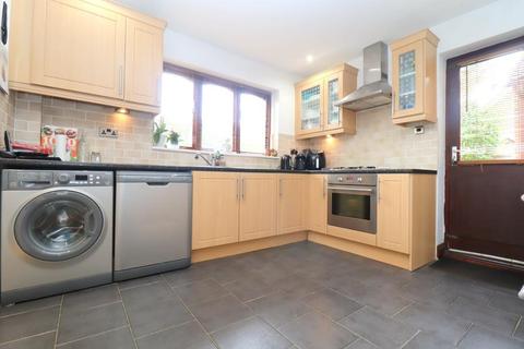20 Bradgers Hill Road, Luton, LU2 7EL