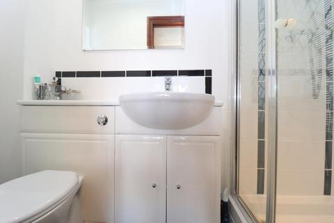 20 Bradgers Hill Road, Luton, LU2 7EL