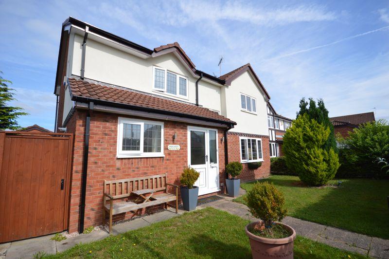 Parklands, Widnes 4 bed detached house for sale £415,000