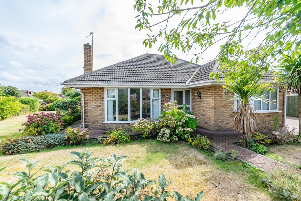 Folkestone Road, Lytham St Annes, FY8 2 bed detached bungalow for sale