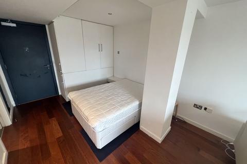 1 bedroom property to rent, Old Hall Street ,