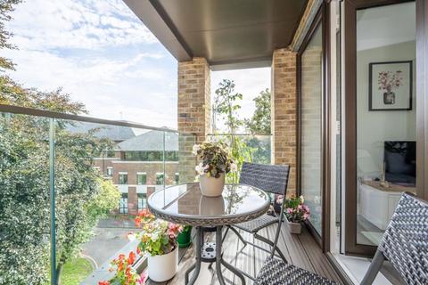 1 bedroom apartment for sale, Leaping Birds Rise, Walton-On-Thames