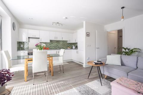 1 bedroom apartment for sale, Leaping Birds Rise, Walton-On-Thames