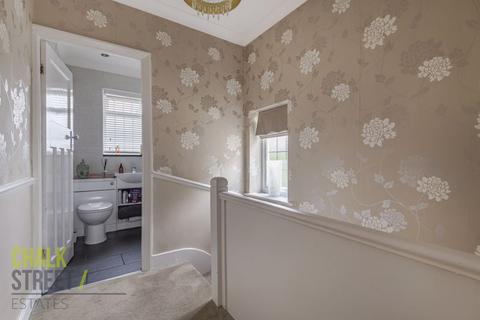 10 Redfern Gardens, Romford, RM2 6PY