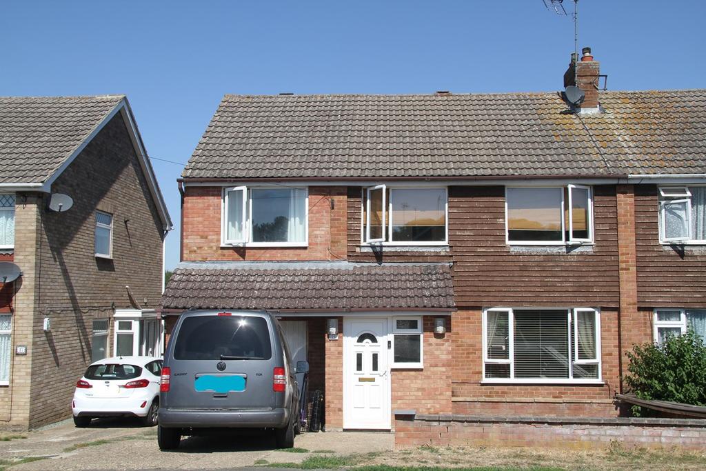 Cherry Walk, Raunds, Wellingborough, NN9 5 bed semidetached house £