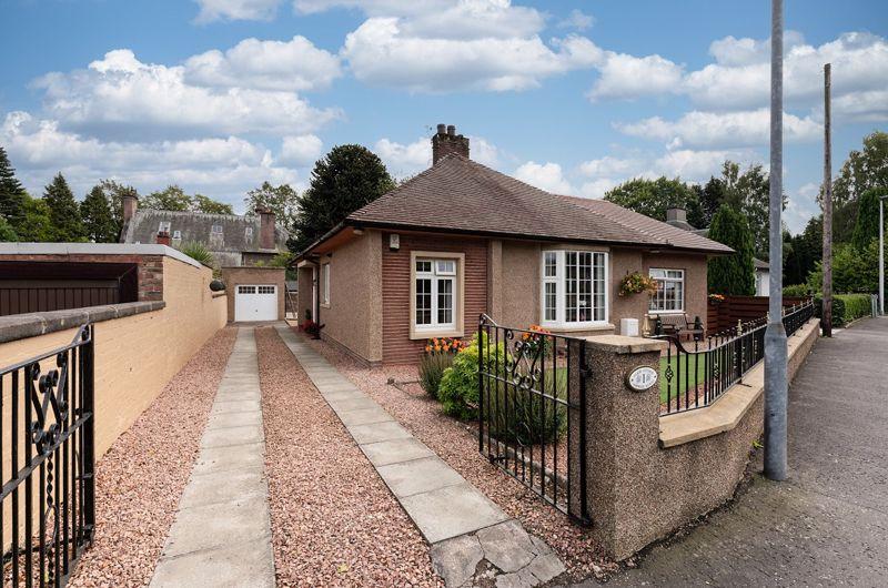 Norwood Avenue, Alloa 3 bed detached bungalow £265,000