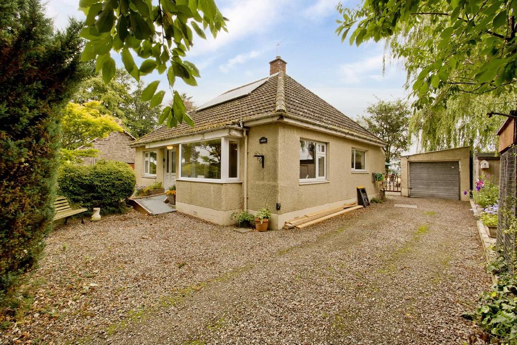Newtyle Road, Kettins, Blairgowrie, PH13 2 bed detached bungalow for