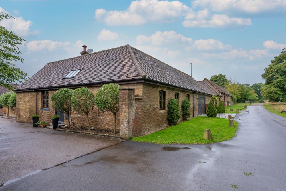 Ashridge, Berkhamsted 3 bed barn conversion £1,295,000
