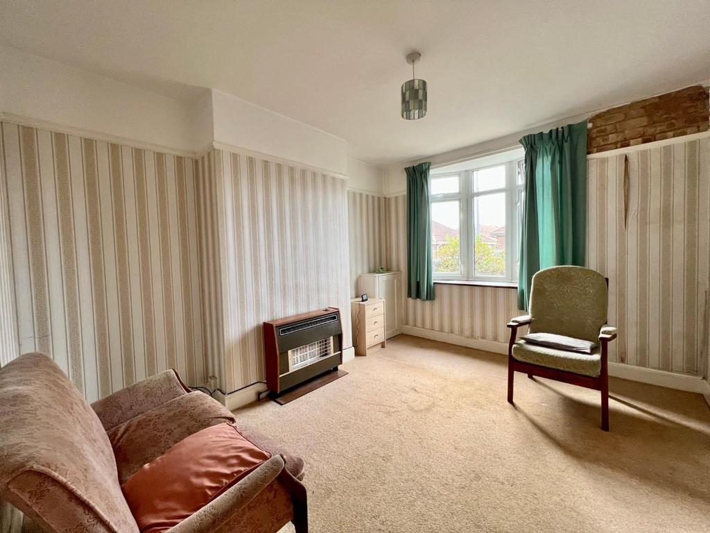 Manor Road, Kingsthorpe Village, Northampton NN2 3 bed terraced house