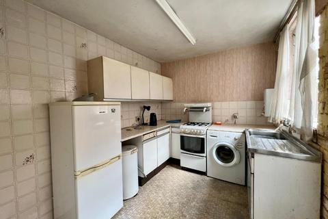 5 Manor Road, Northampton, NN2 6QJ