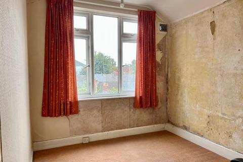 5 Manor Road, Northampton, NN2 6QJ