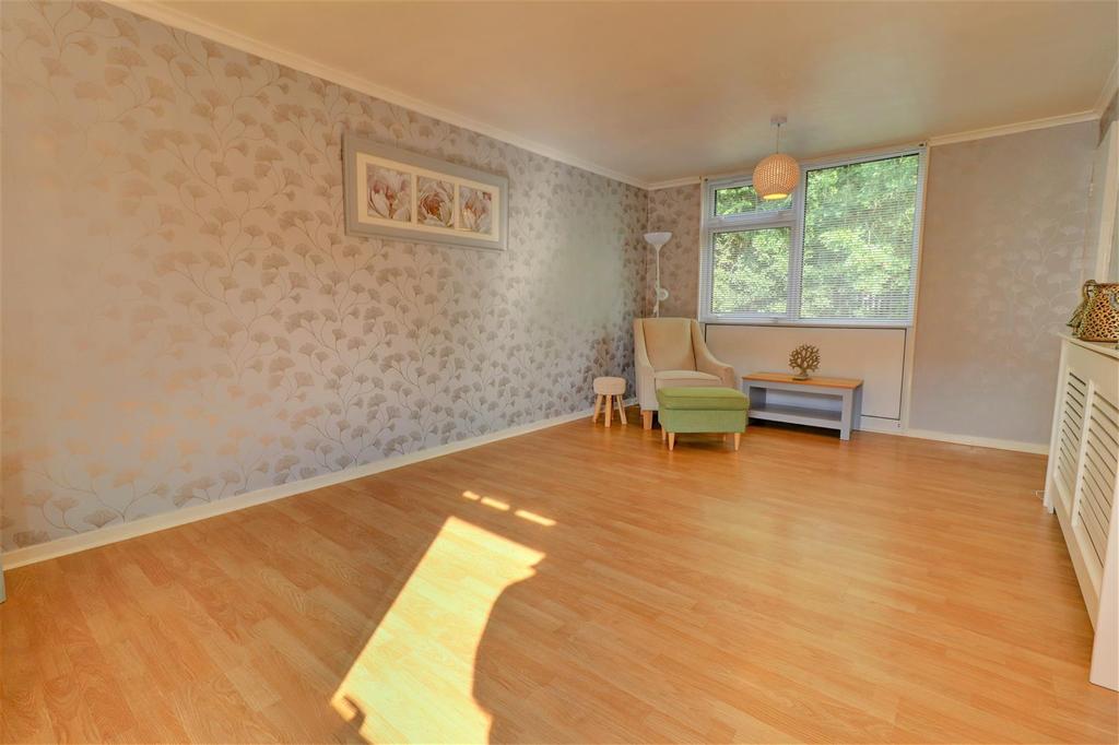 Kingswood Road, Nuneaton 3 bed terraced house £155,000