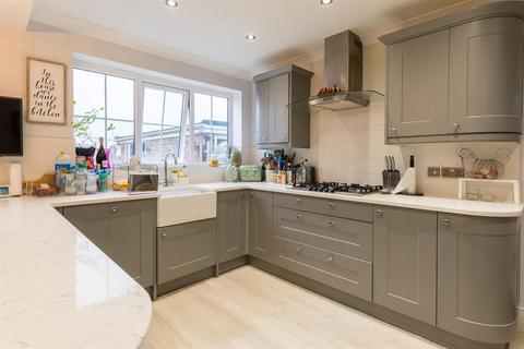 18 Adel Mead, Adel, Leeds, LS16 8LB
