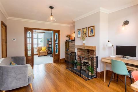 26 Bowood Crescent, Leeds, LS7 2PY
