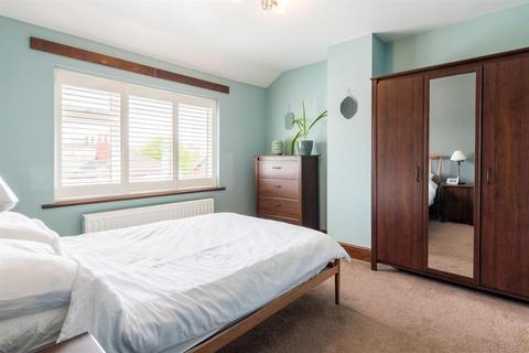 26 Bowood Crescent, Leeds, LS7 2PY